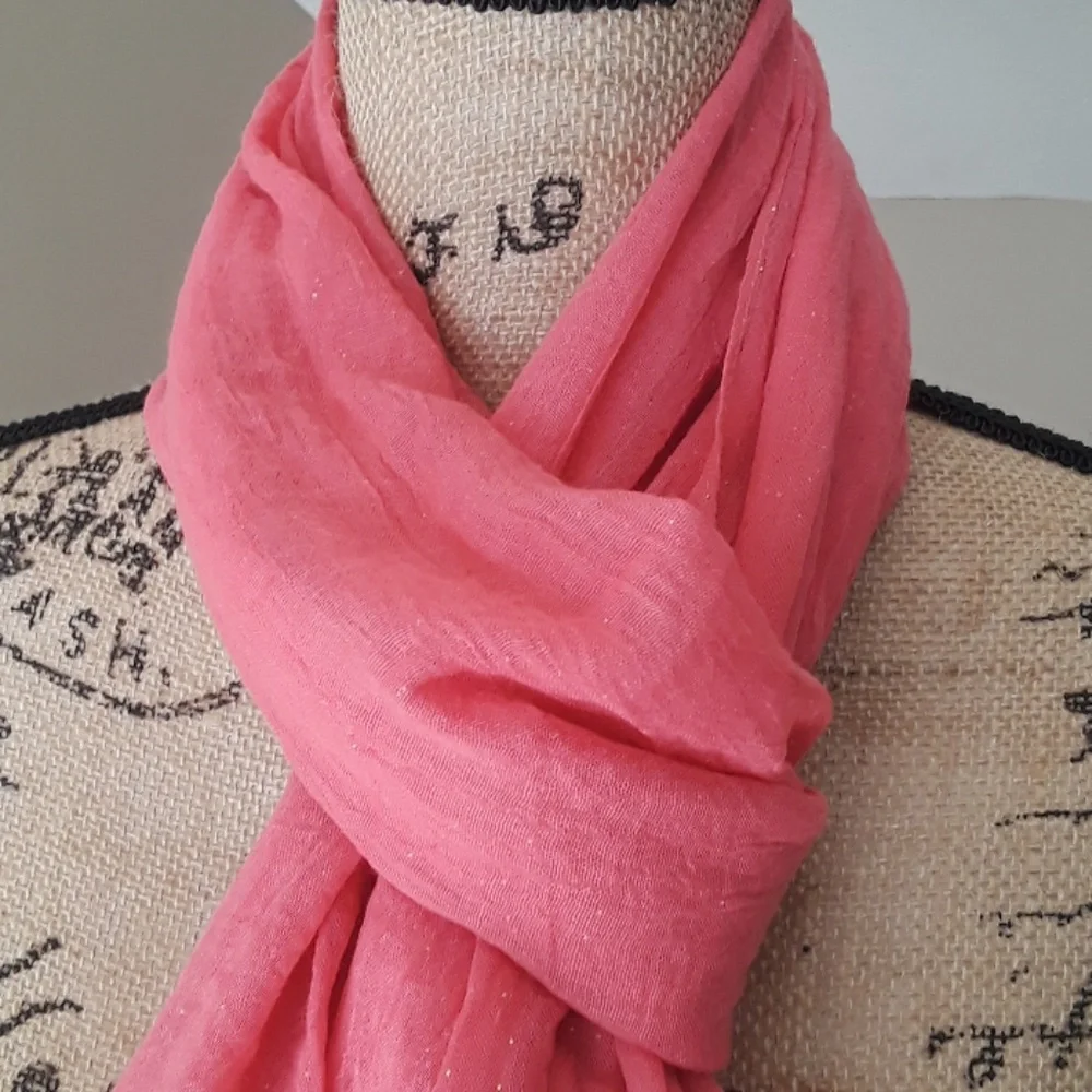 🌹Tahari Pink Sparkle Oblong Scarf